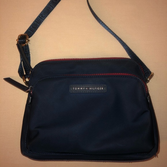 Tommy Hilfiger side bag - Picture 1 of 2